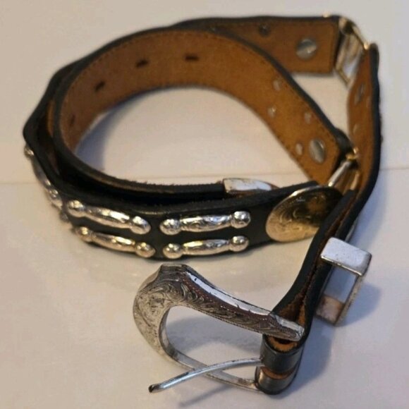 Accessories - Vintage Western Leather Belt Ladies 32 Silver Buckle USA Made